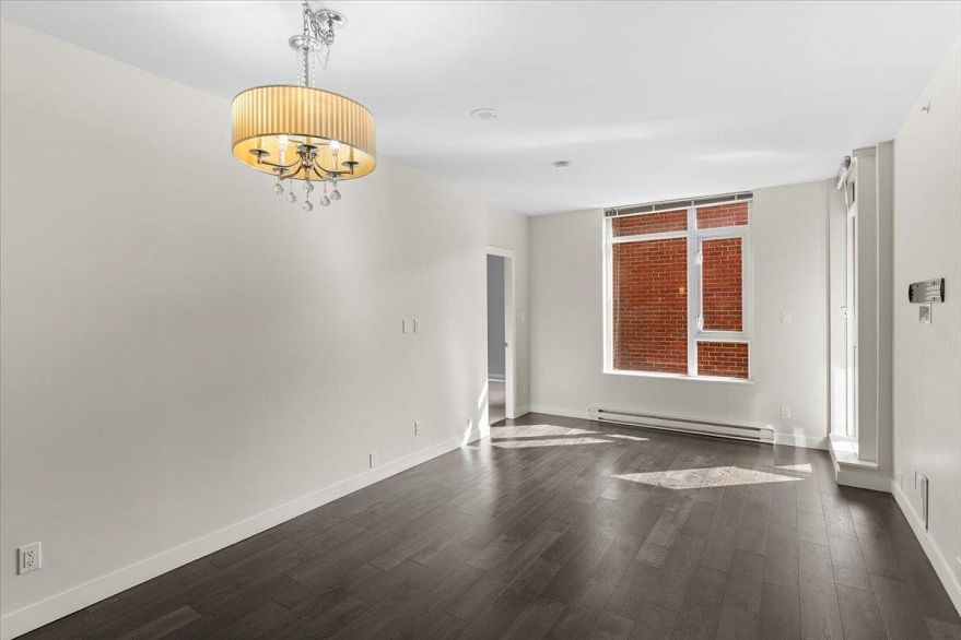 201 2321 Scotia Street