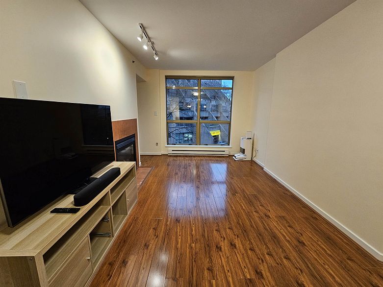 511 819 Hamilton Street