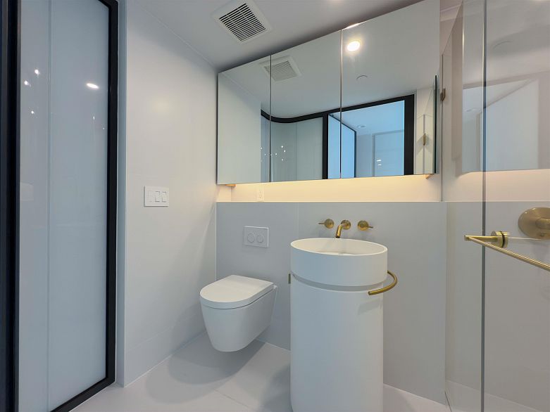 2204 1033 Nelson Street