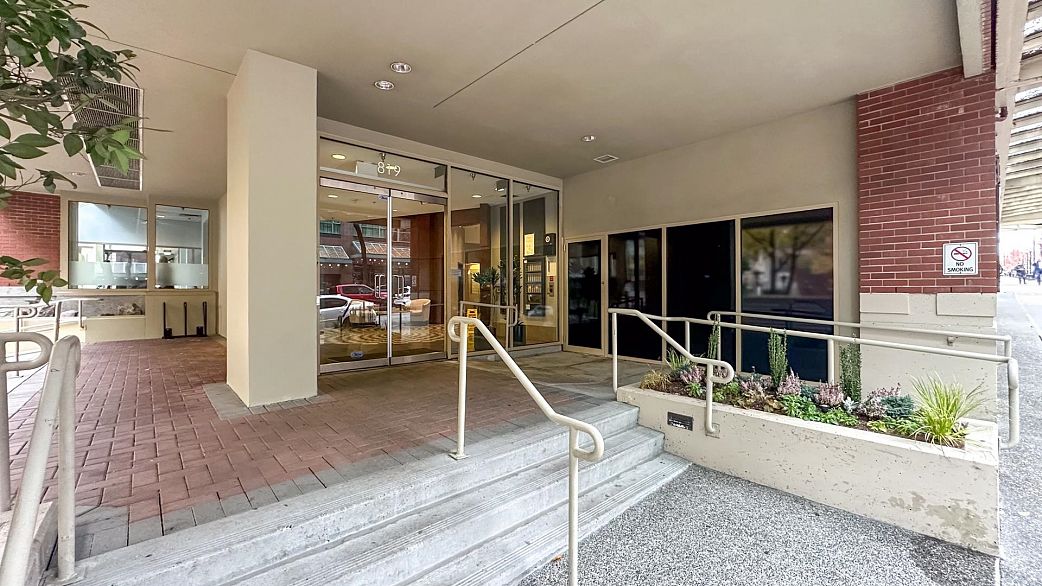 511 819 Hamilton Street