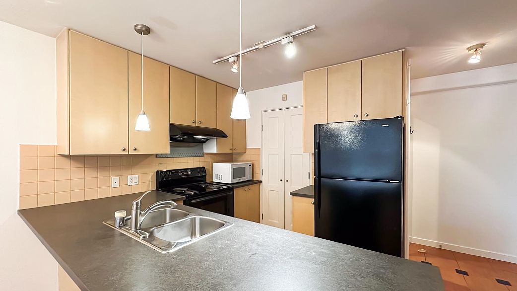 511 819 Hamilton Street