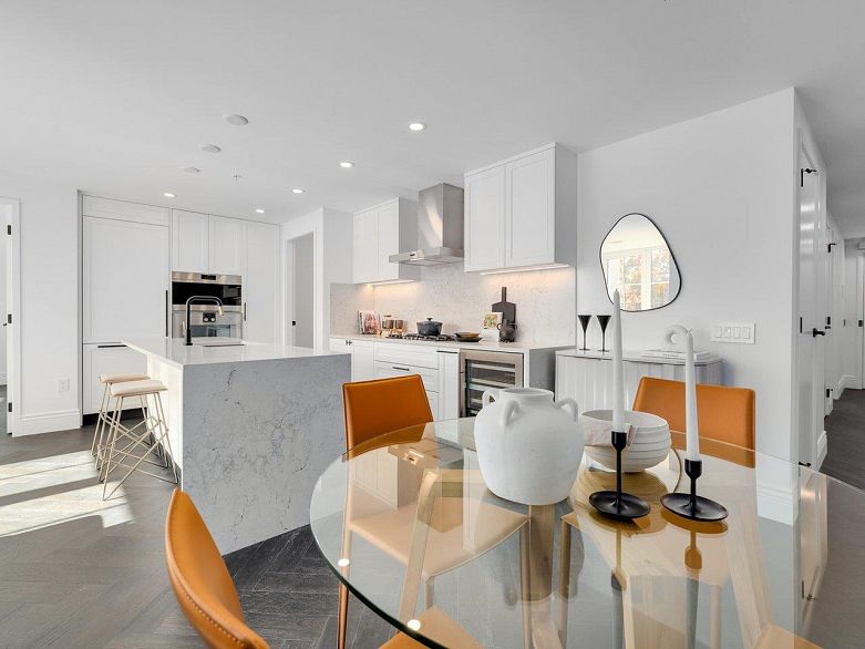 309 2096 W 47th Avenue