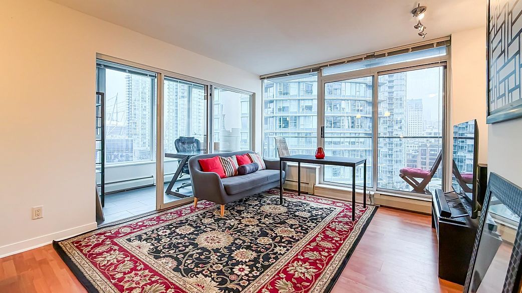 1606 688 Abbott Street