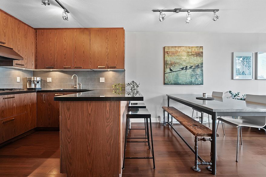 316 3228 Tupper Street