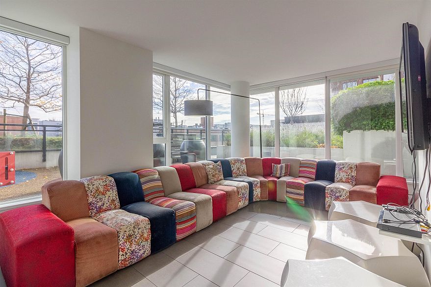 1810 188 Keefer Street