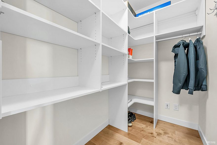 610 4083 Cambie Street