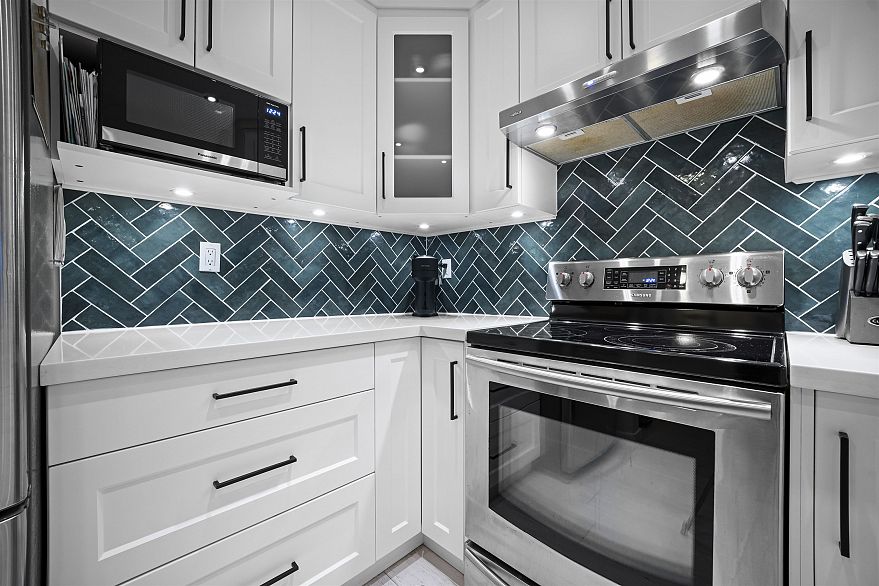 101 3023 W 4th Avenue