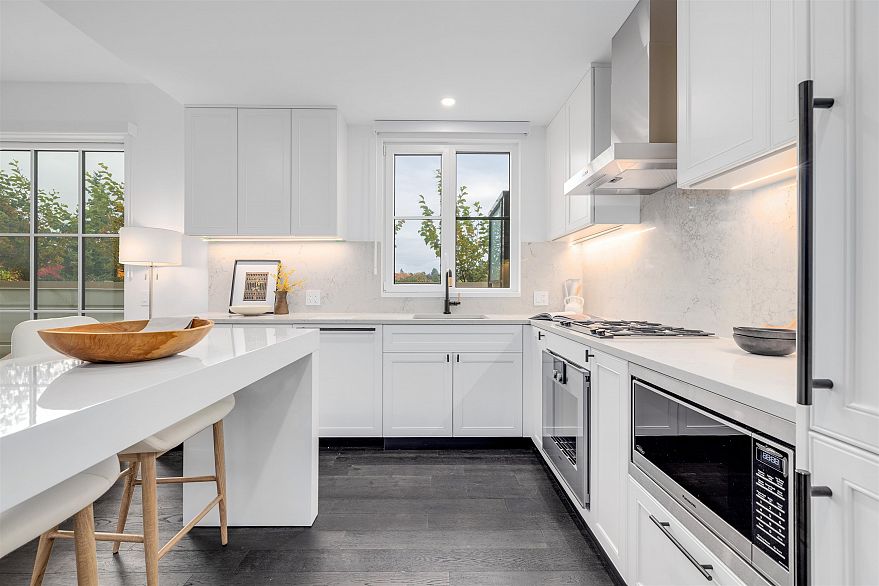 404 2096 W 47th Avenue