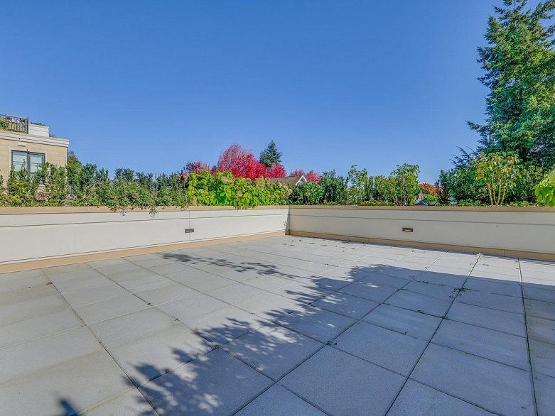 203 2096 W 47th Avenue