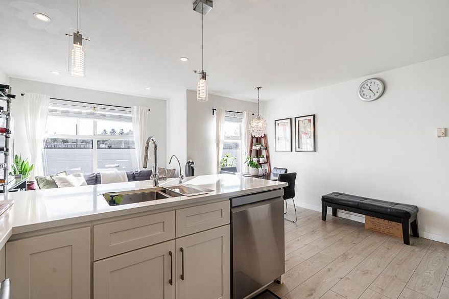 211 5625 Senlac Street