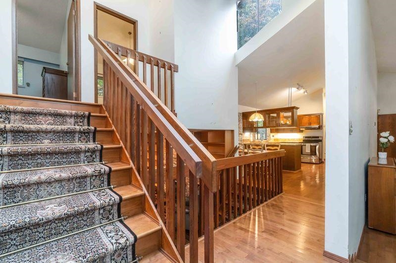 4262 Yuculta Crescent