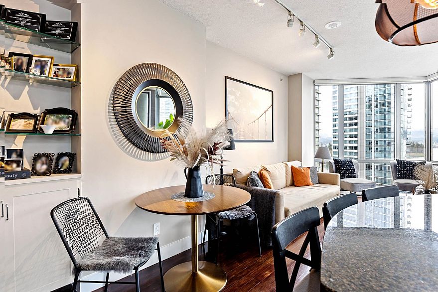 1401 1228 W Hastings Street