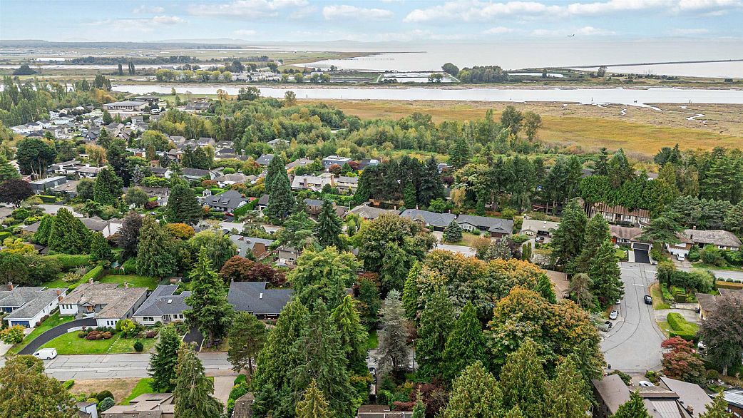 4262 Yuculta Crescent