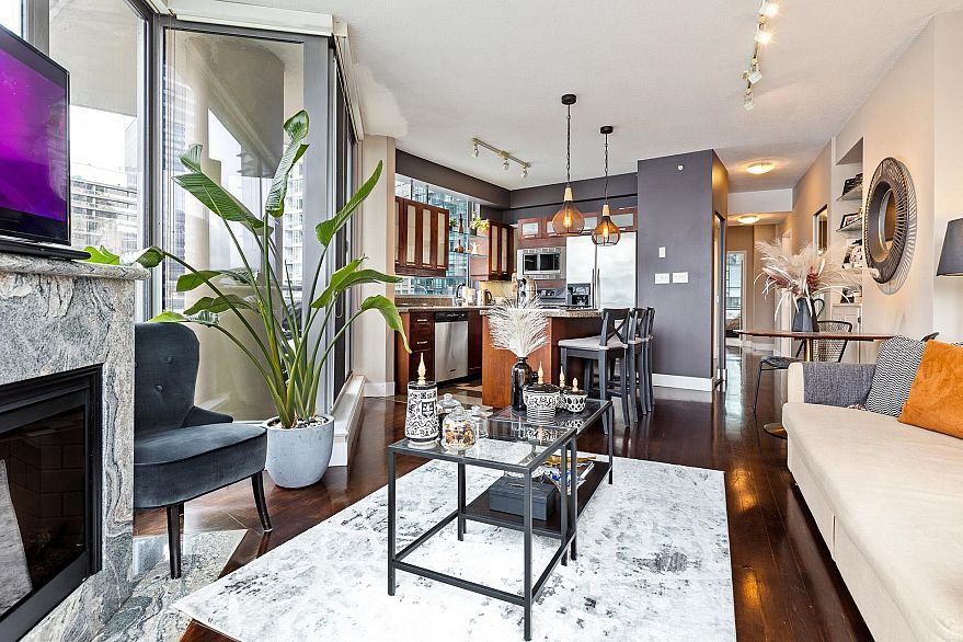 1401 1228 W Hastings Street