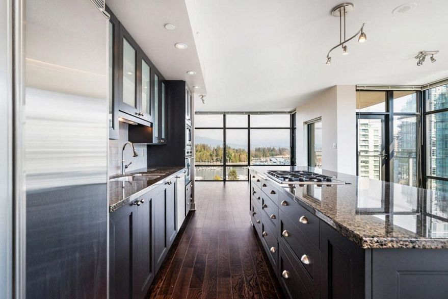 1101 1863 Alberni Street