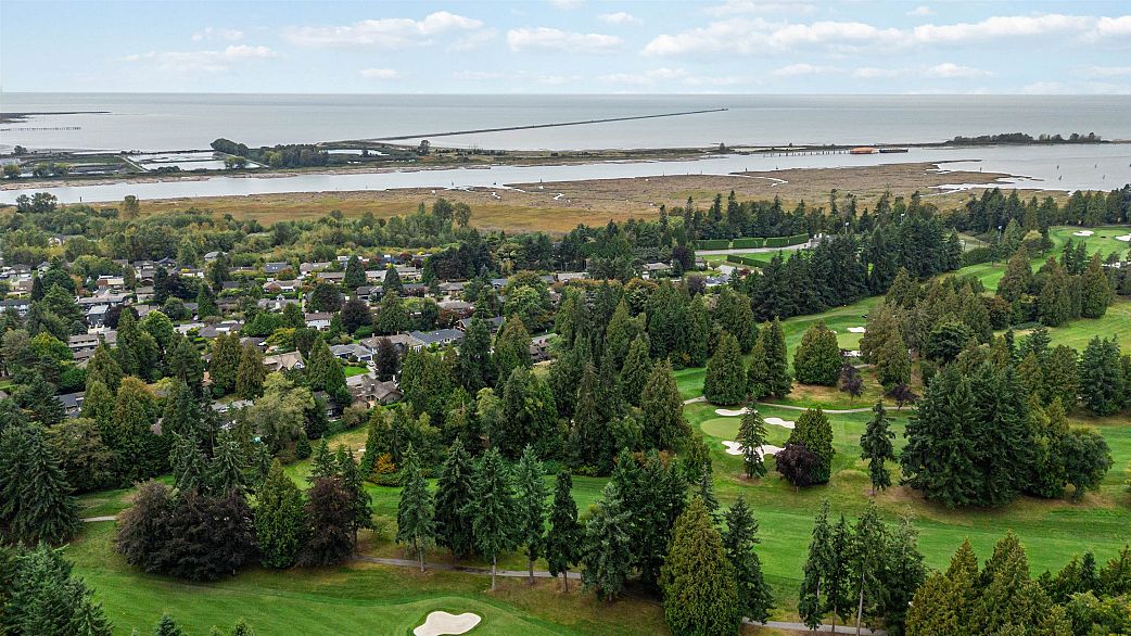 4262 Yuculta Crescent