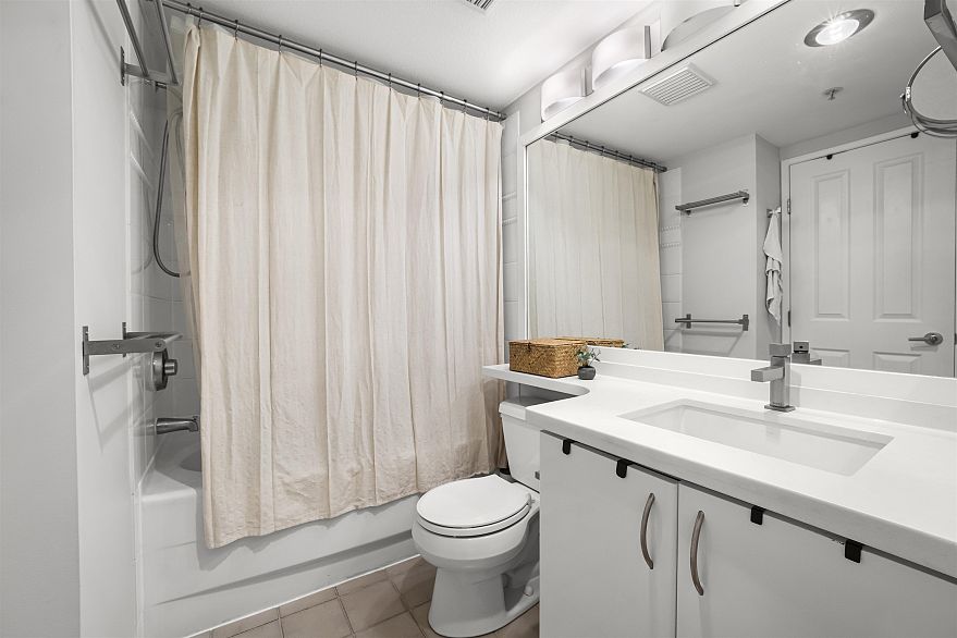 101 3023 W 4th Avenue