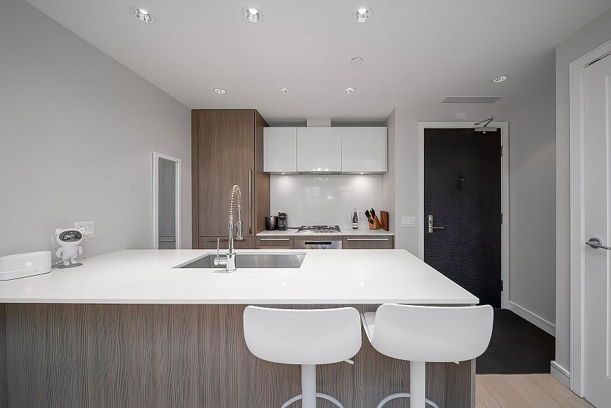 1506 1221 Bidwell Street