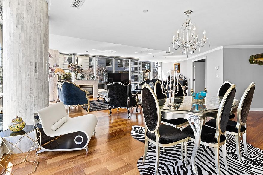 301 638 Beach Crescent