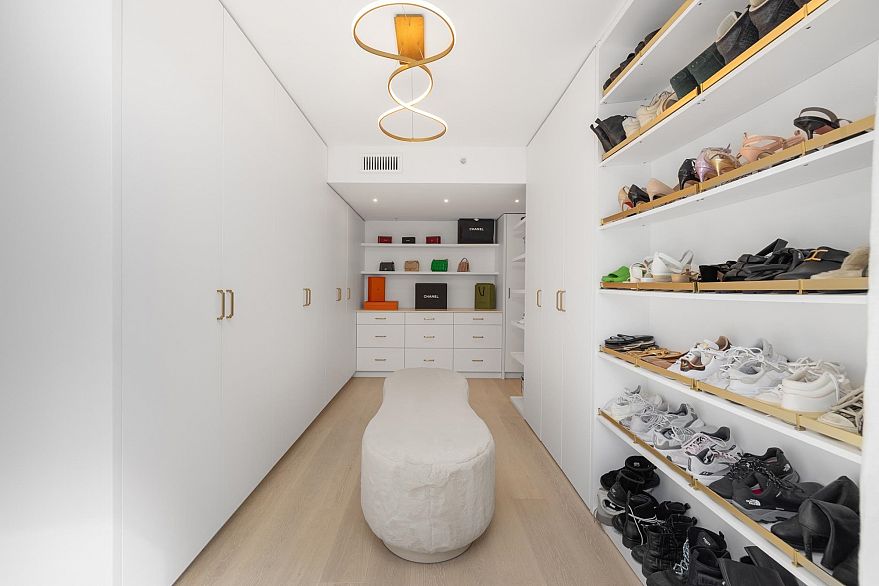 301 1233 W Cordova Street