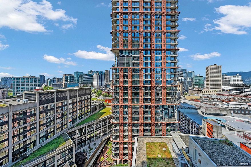 1707 108 W Cordova Street