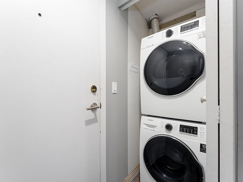 1306 388 Drake Street