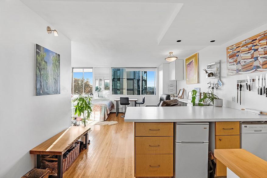 901 1250 Burnaby Street