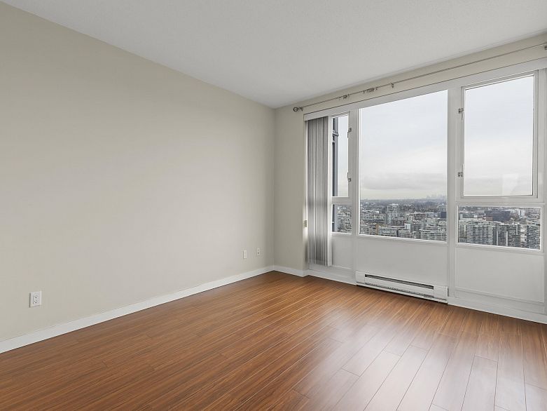 3805 1033 Marinaside Crescent