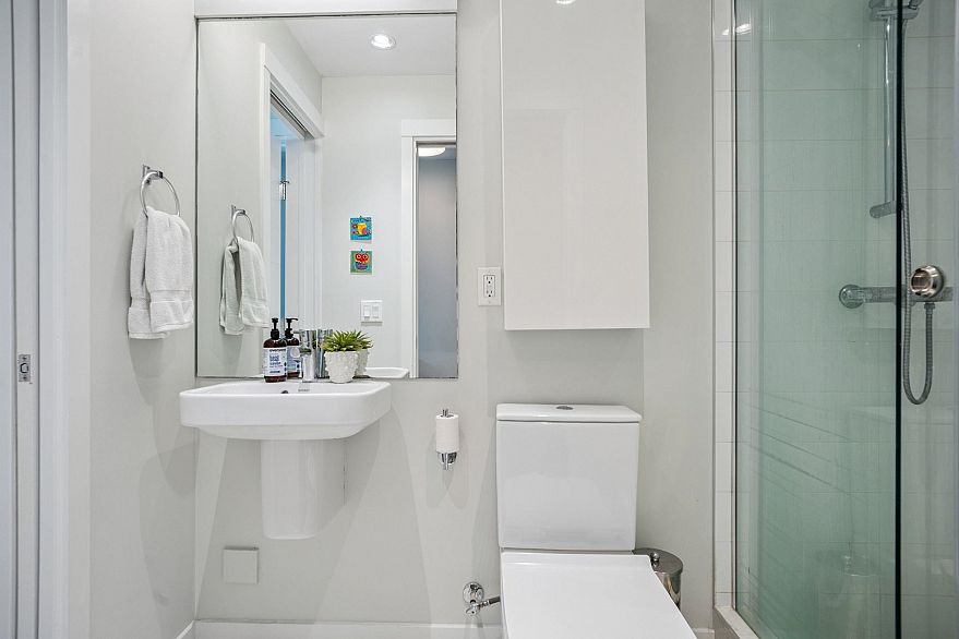 110 4080 Yukon Street