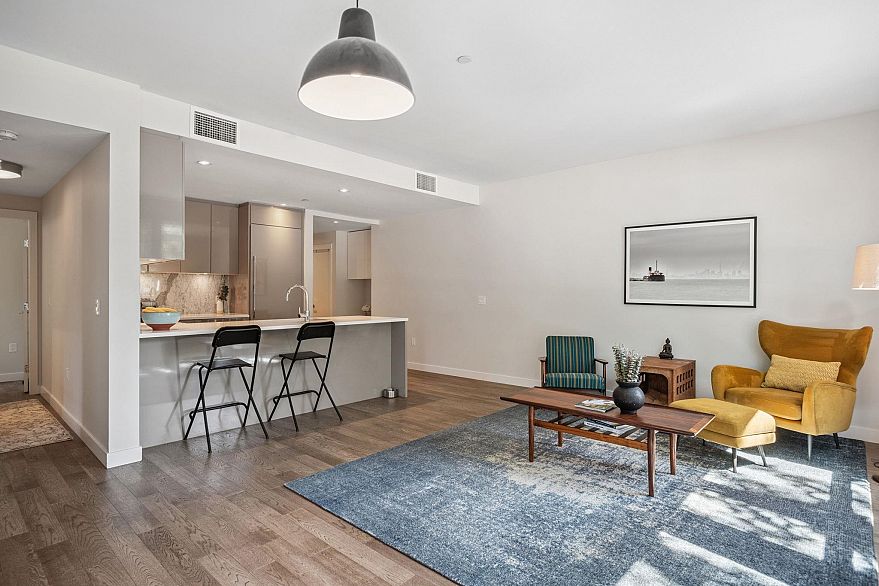 110 4080 Yukon Street