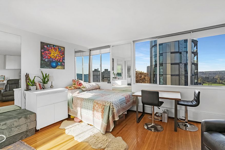 901 1250 Burnaby Street