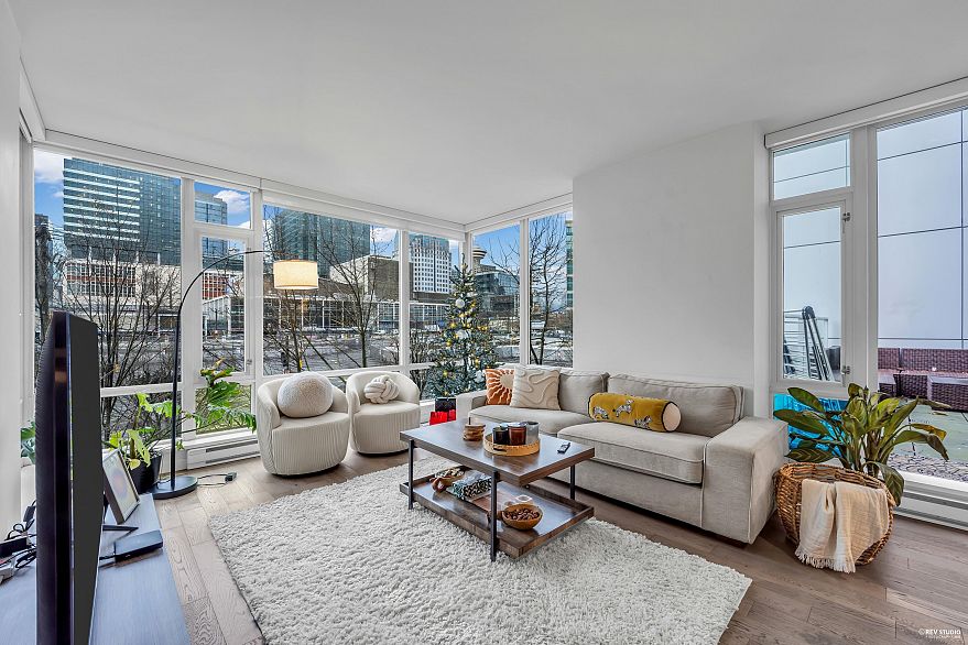 309 161 W Georgia Street