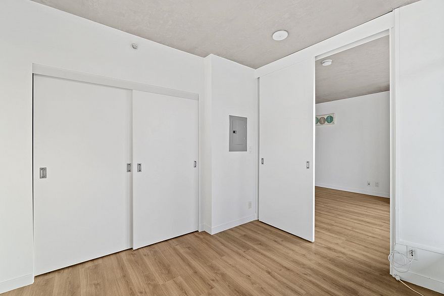 1707 108 W Cordova Street