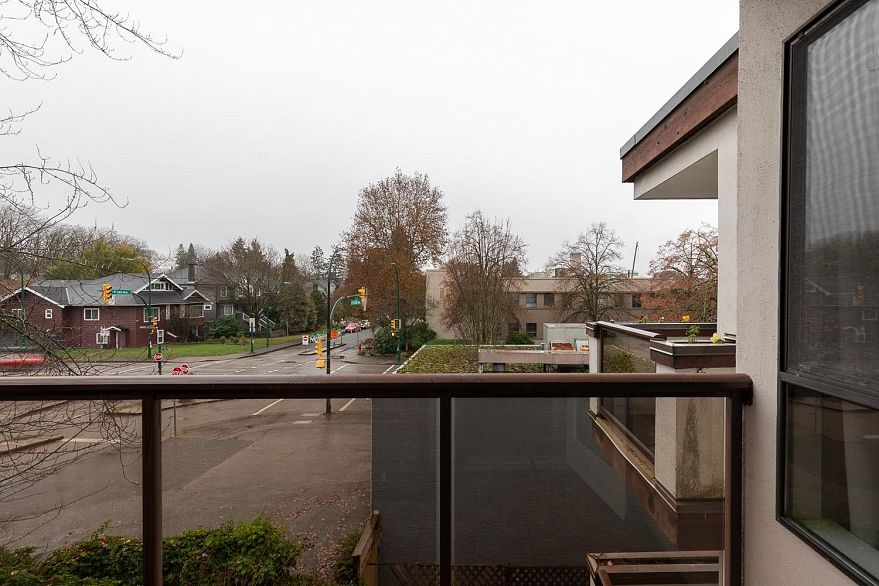 306 1775 W 10th Avenue