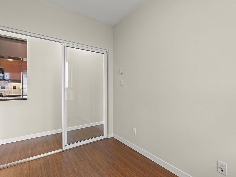 3805 1033 Marinaside Crescent