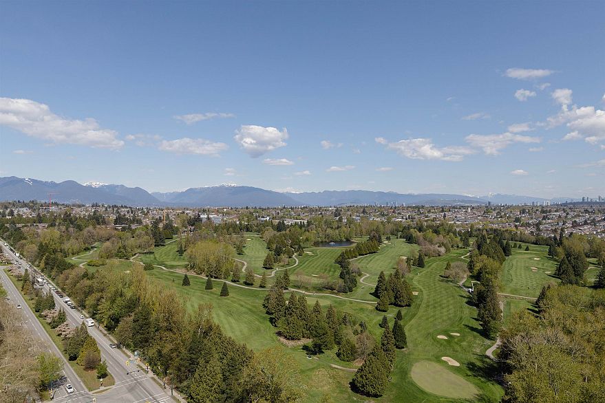 2401 7433 Cambie Street