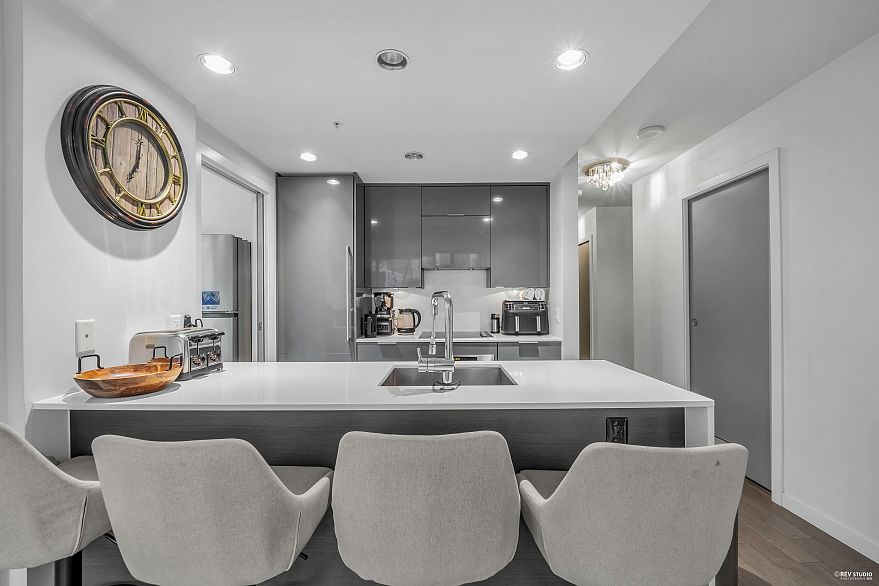 309 161 W Georgia Street