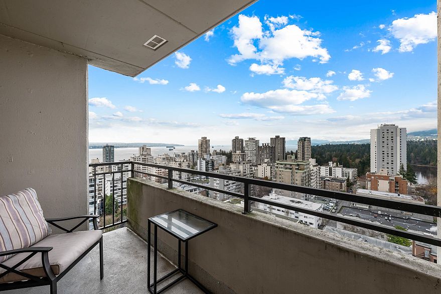 2004 1816 Haro Street