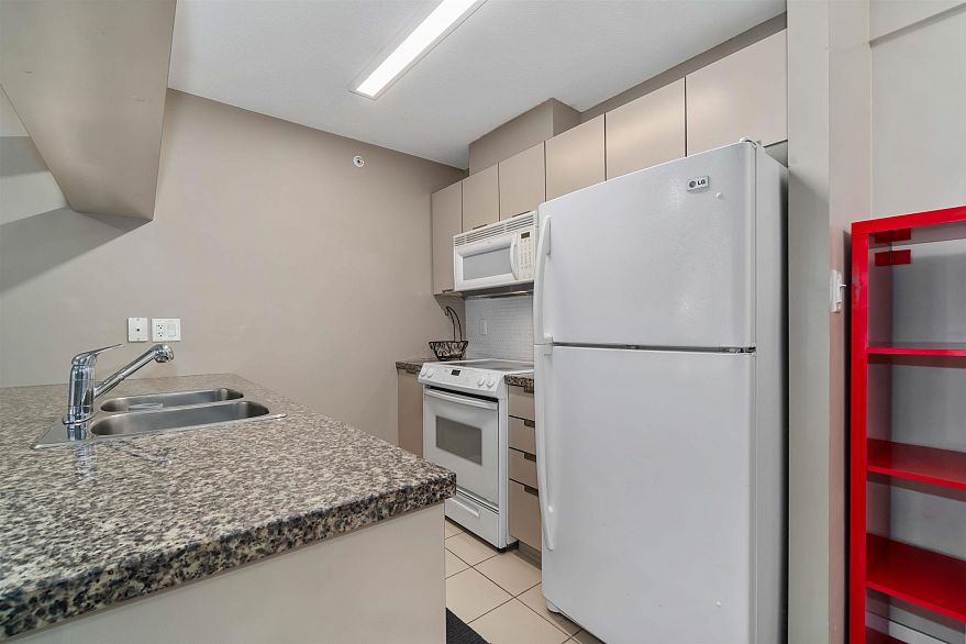 613 1082 Seymour Street