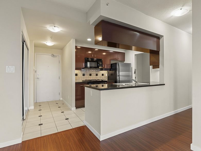 3805 1033 Marinaside Crescent