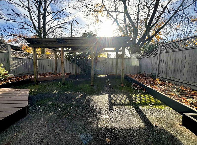 104 8775 Cartier Street