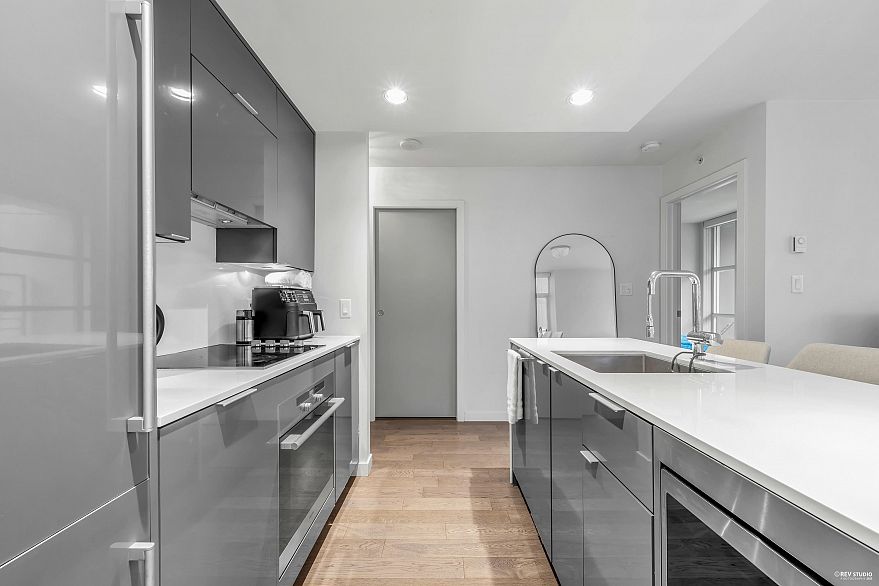 309 161 W Georgia Street