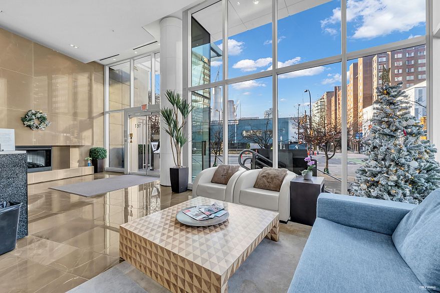 309 161 W Georgia Street