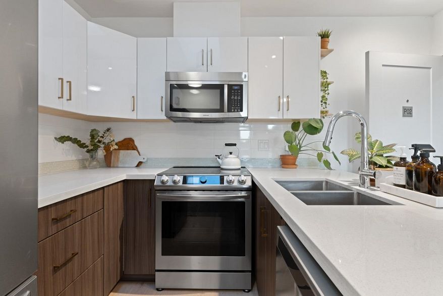 PH2 3939 Knight Street