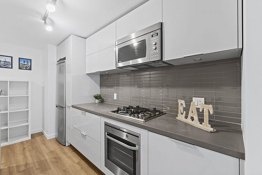 1707 108 W Cordova Street