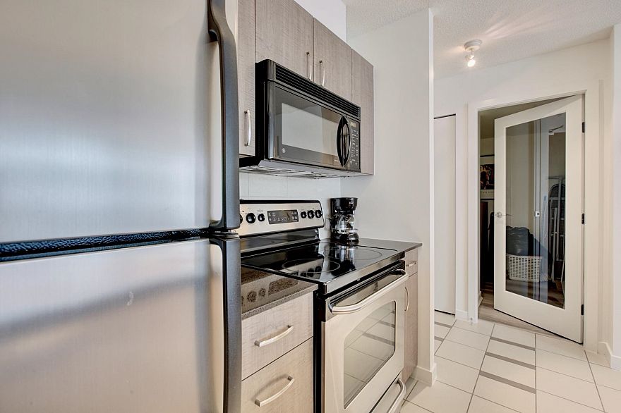 2906 610 Granville Street