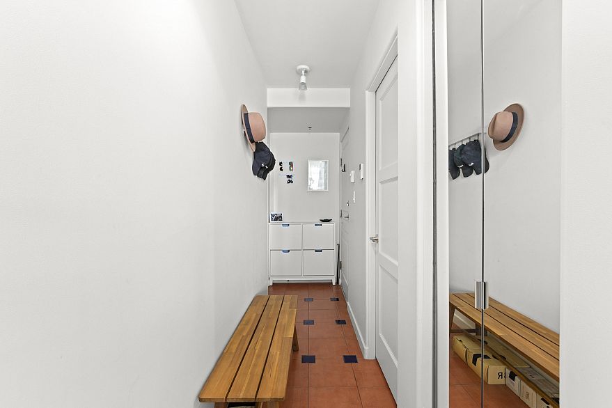 1105 819 Hamilton Street