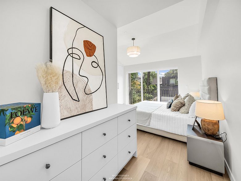 1 1120 E 23rd Avenue