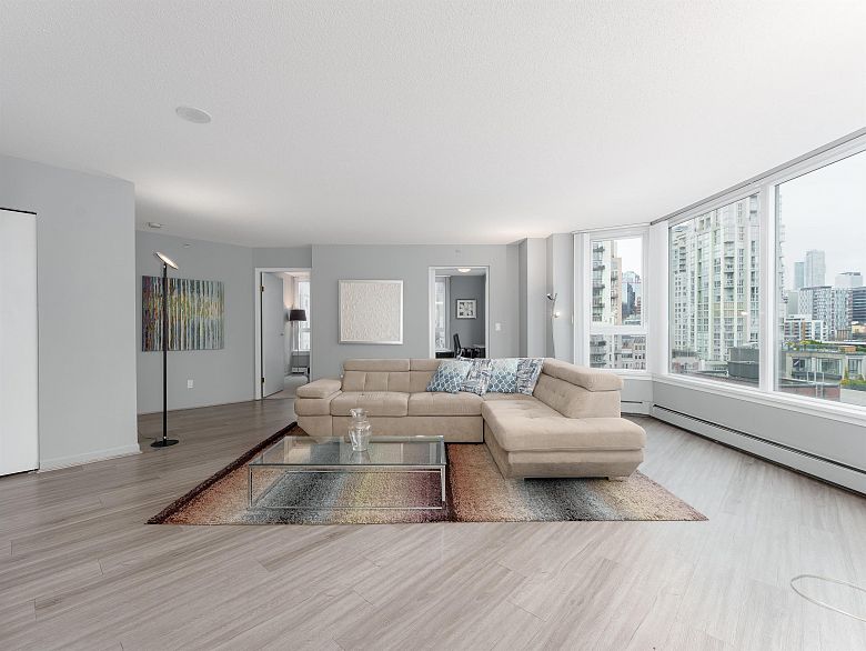 1306 388 Drake Street