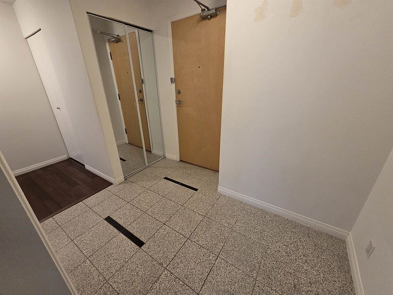 3105 1328 W Pender Street